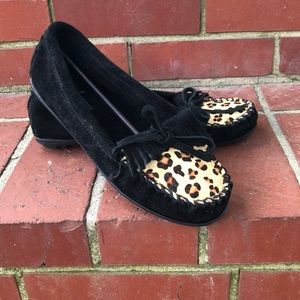 *Lowest Price* Minnetonka Black moccasins